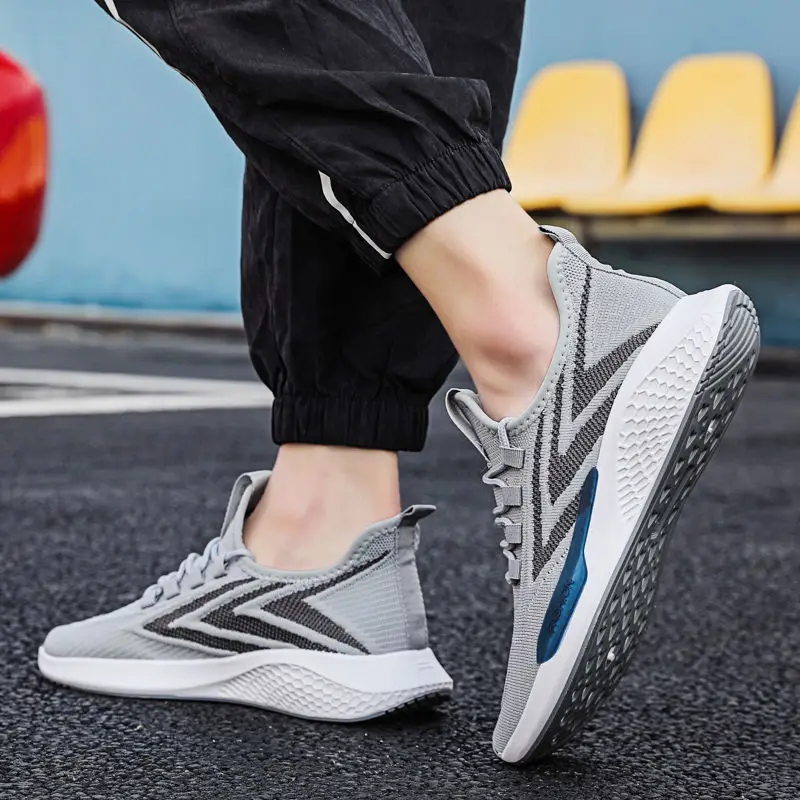 

YATAI 2020 Men's wholesale breathable casual fashion running shoes