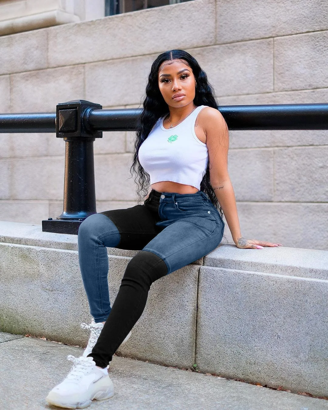 
2020 Wholesale Price Blue Destroyed Bermuda Jeans Denim Shorts For Women 