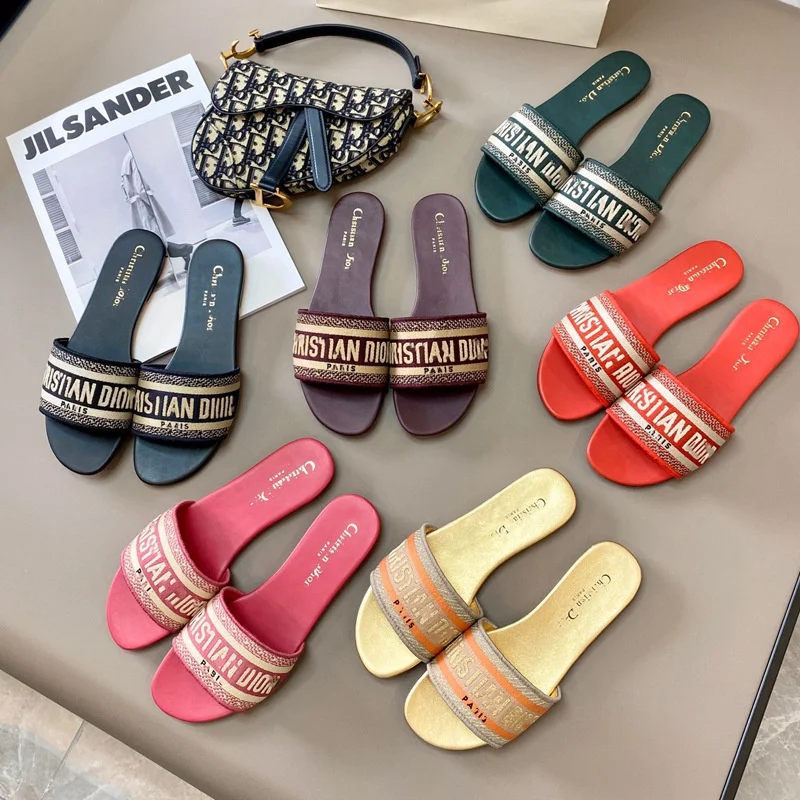 

D home embroidery, printed flat slippers outside the letters