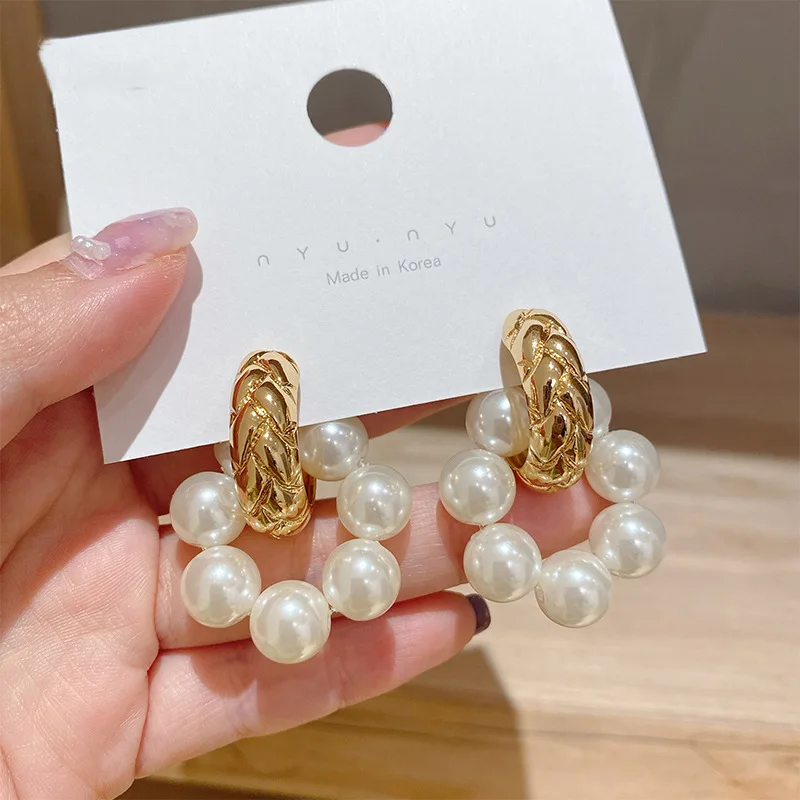 

2021 trendy dangle flower earrings women pearl