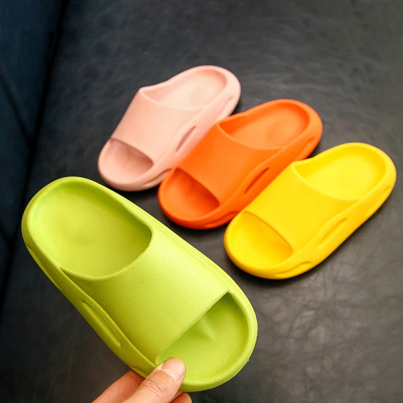 

Soft Children's EVA Slippers Solid Color Home Slides Silent Slippers both indoor and outdoor with a sense of shit, Green/yellow/pink/orange