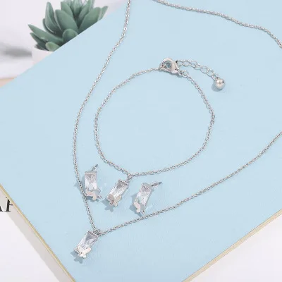 

Transparent White Crystal Butterfly Necklace Earring Bracelet Three-piece Set Alloy Clavicle Chain Butterfly Collares Choker