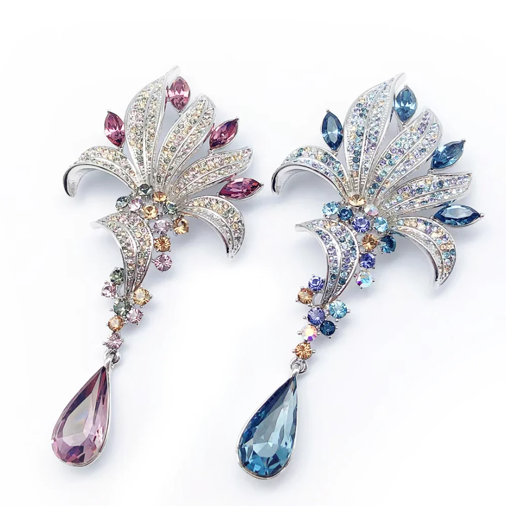 

High end design clothing decoration flower butterfly brooch pins ladies crystal jewelry channel brooch accessories, Customized