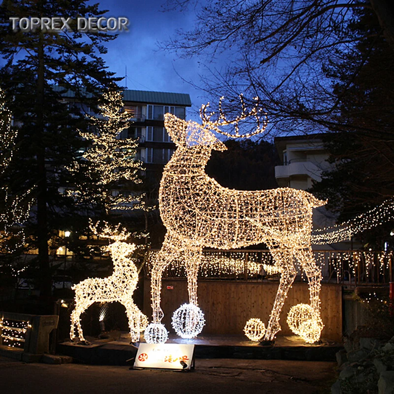 Large outdoor mall Christmas decorations reindeer shaped uv led bulb string light