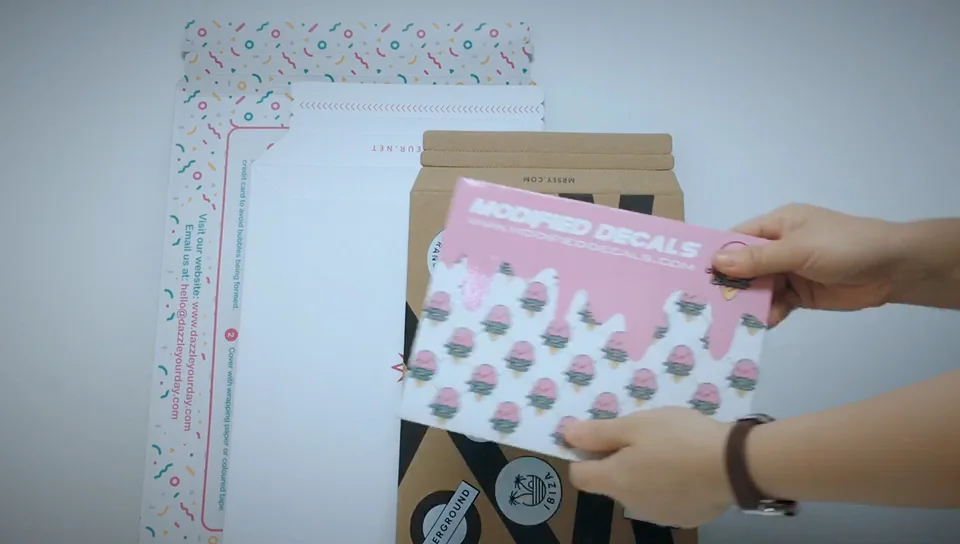 Hard Paper Envelope Expandable Kraft Mailer With D/s Tape On The Flap