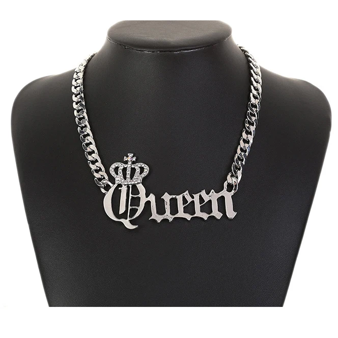

Gold-plated stainless steel ladies exquisite jewelry personalized custom letter queen necklace pendant couple necklace