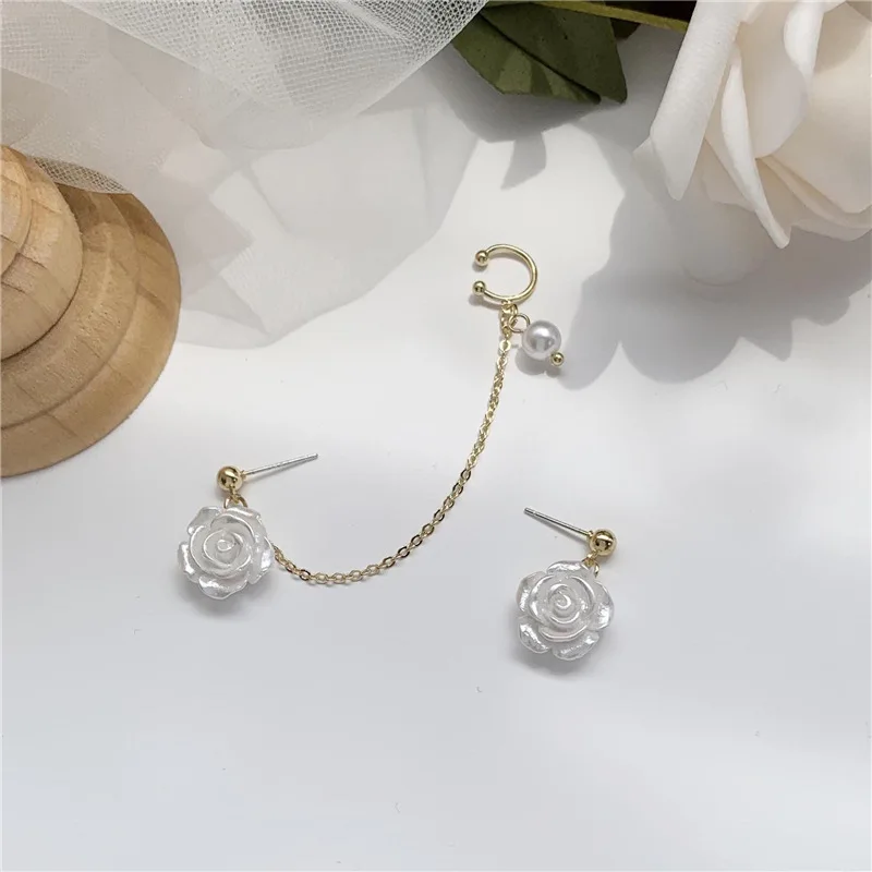 

South Korea's new three-dimensional rose earrings French retro integrated ear bone clip flower earrings jewelry for women, White