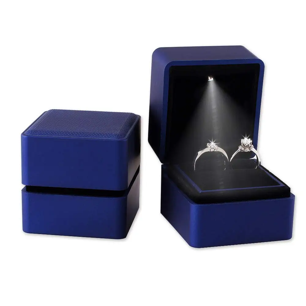 

Hot Selling LED Light Ring Box Jewelry Gift Case Luxury Rhombus Pattern Velvet Inlay For Wedding Engagement Proposal