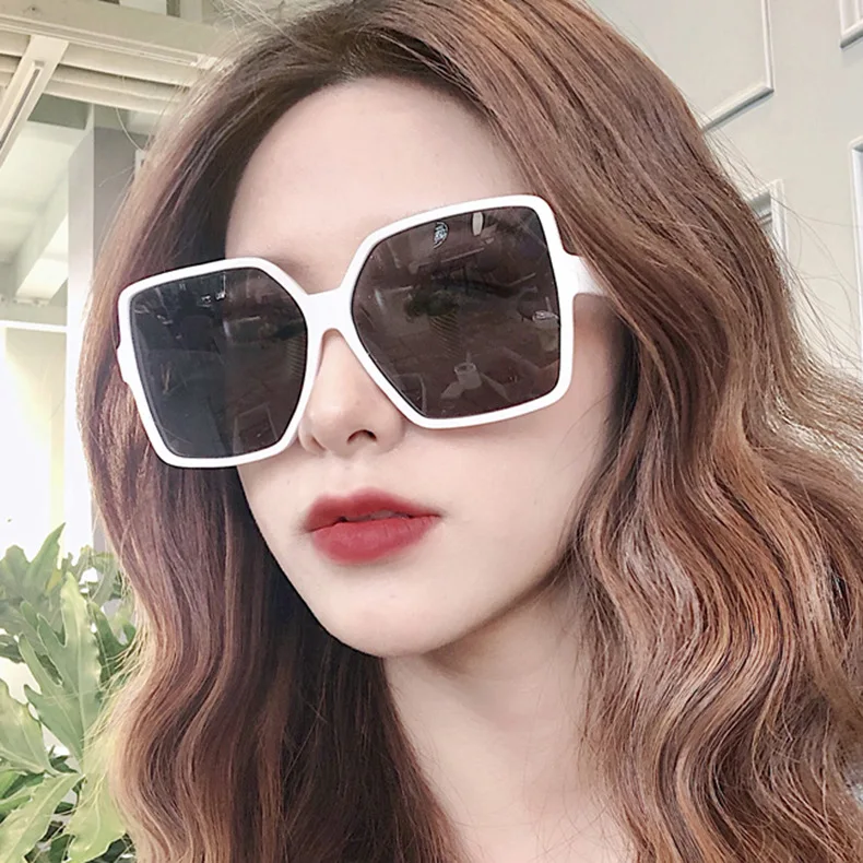 

DCOPTICAL 2021 China Wholesale 2021 Men Shades Large Frame PC Lens Butterfly Full Rim Gradient Women Sunglasses