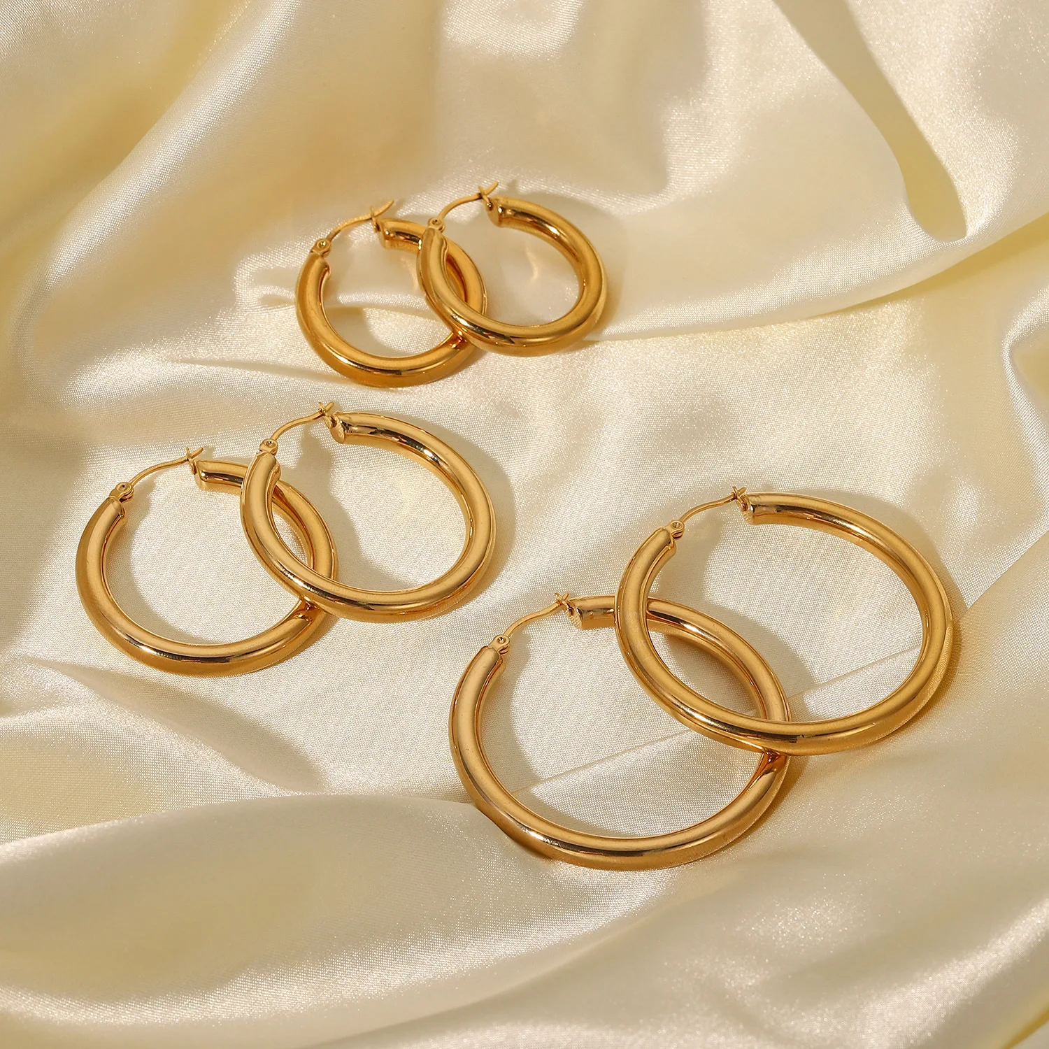 

Europe Fashion Stainless Steel Large Hoop Earrings Jewelry 18K Gold Plated Earrings Jewelry for Women