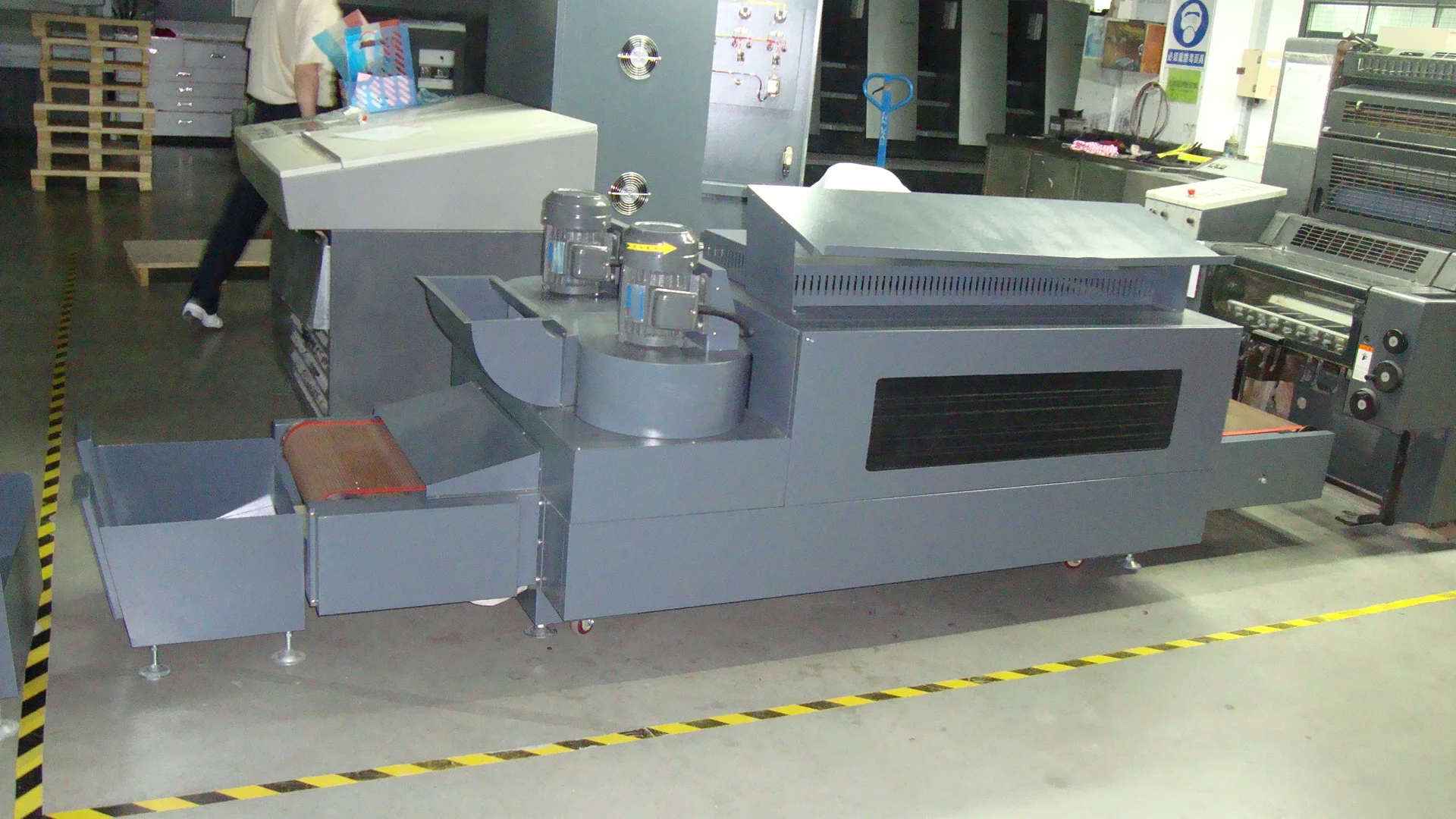 4 color Heidelberg SM52.JPG