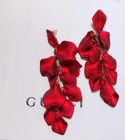 

2019 new creative metal petals exaggerated temperament long Women Drop earrings Jewelry fashion personality