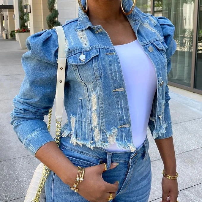 

Short frayed denim jacket with puffy sleeves for women, Picture