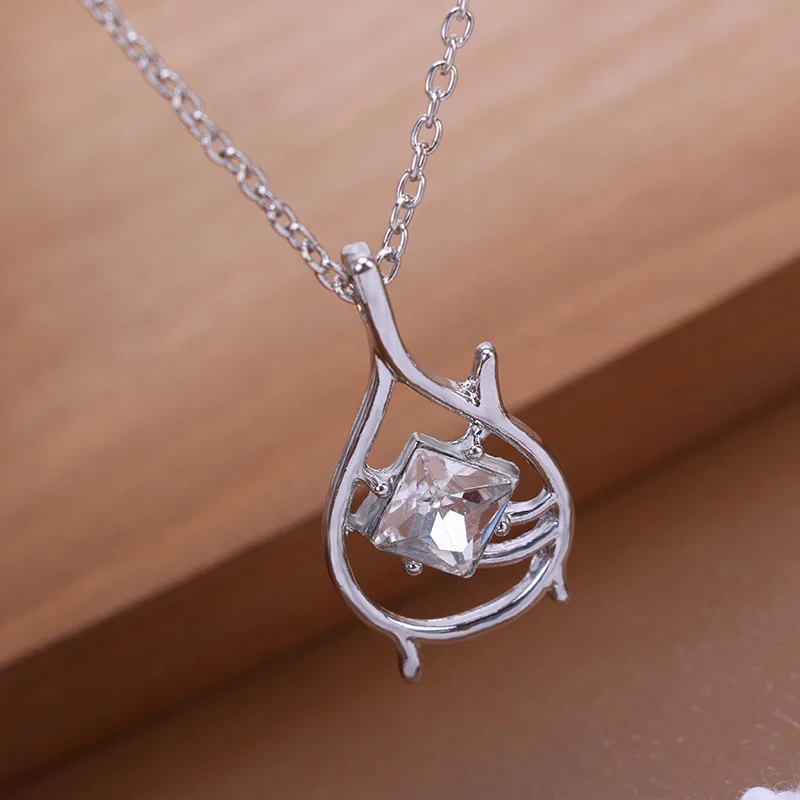 

Wholesale New Style The Lord Of The Rings Necklace Charm Necklace Women And Men, White