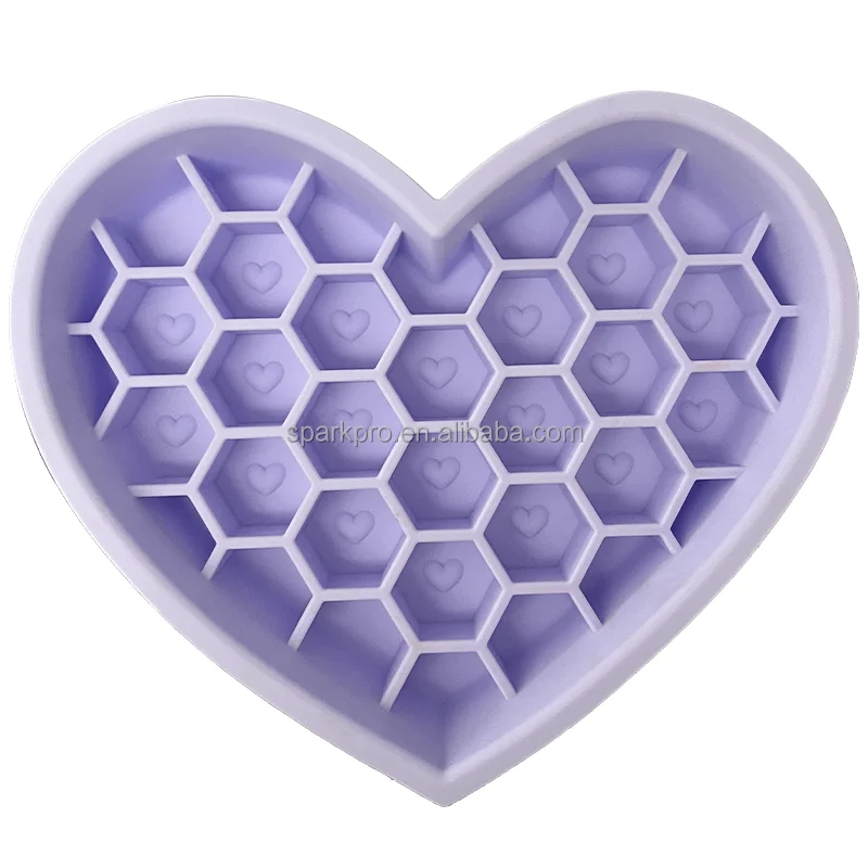 2026 New Arrival Custom Pet Licking Bowl Honeycomb Heart Slow Feeding Silicone Dog Bowl Slow Feeder