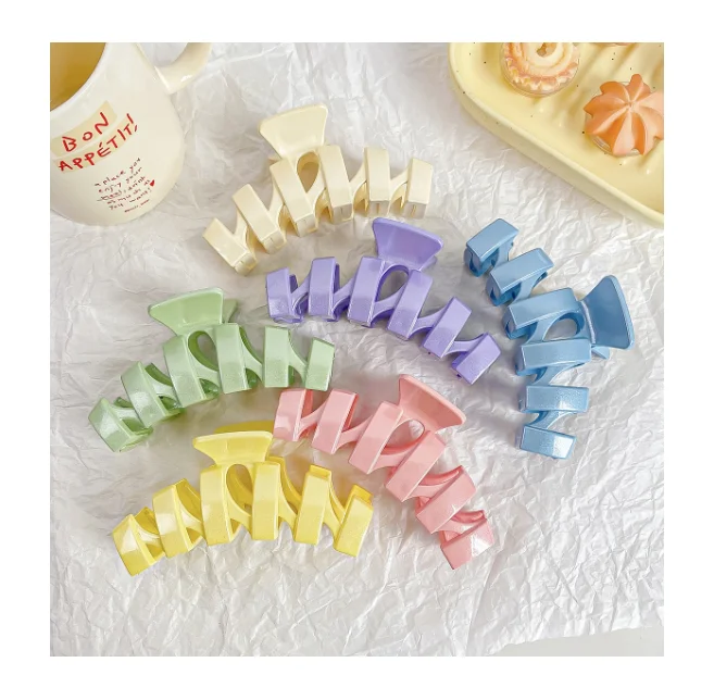 

Spring And Summer Sweet Plastic Hair Claw Clips 11cm Large Pure Color Wavy Hair Accessories For Women Girls