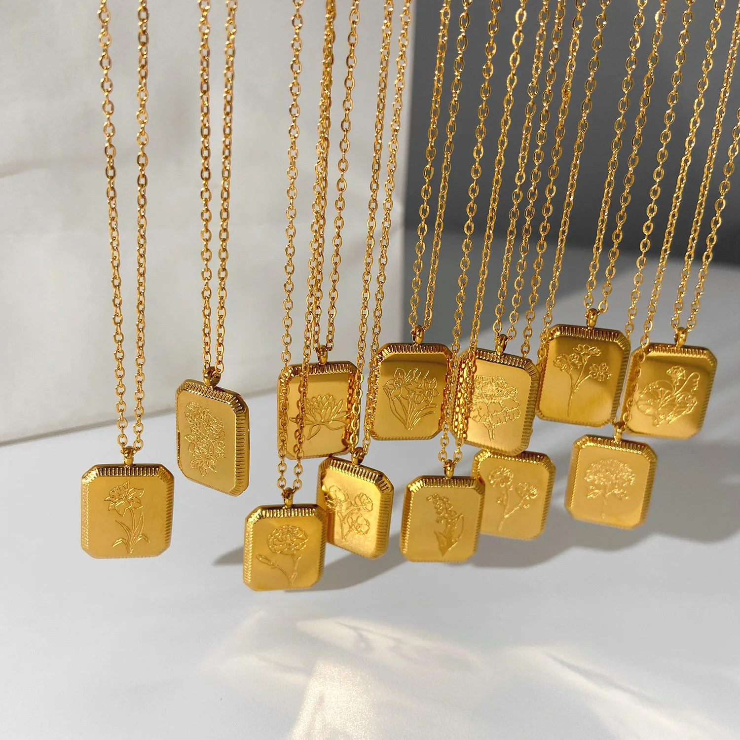 

Thanksgiving Gift Titanium Steel Birth Month Flower Necklace 18K Gold Plated Square Titanium Steel Birth Flower Necklace