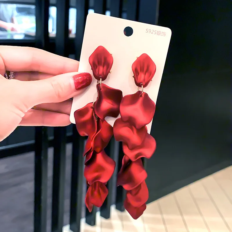 

fashion rose petals face thin long wedding earrings red