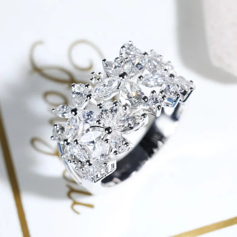 

Jewelry Fashion Women Austrian Royal And White Crystal Snowflake Cubic Zircon Stone Ring For Christmas Gift