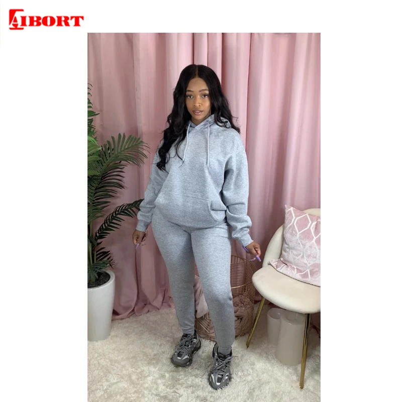 

2020 women jogging tracksuit womens custom fleece jogging suits women 2 piece jog set, White