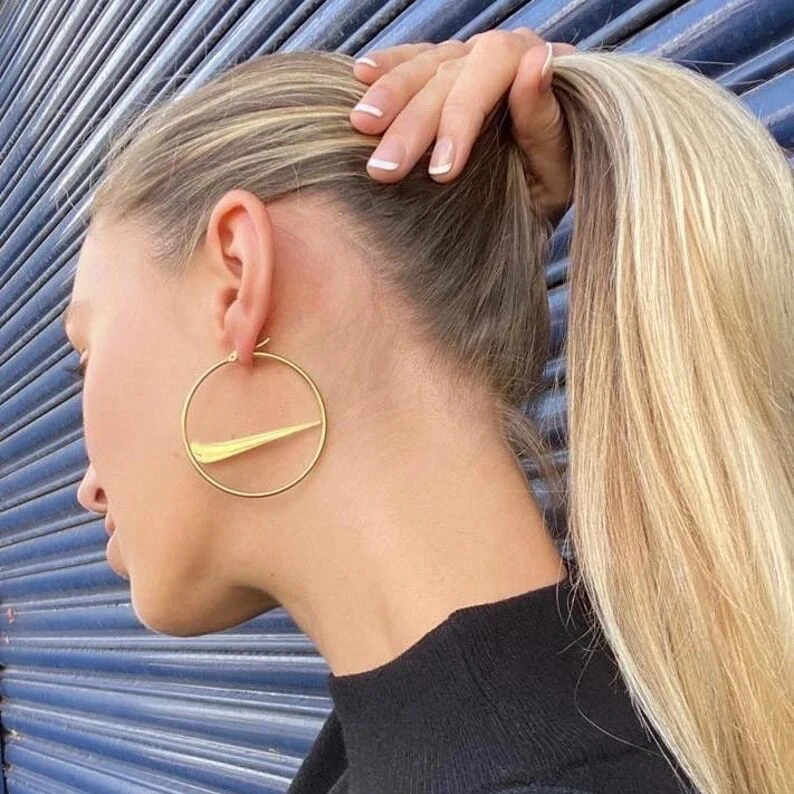 

Street Dance style swoosh hoop earrings 50mm gold stainless steel tick earring hophop jewelry swoosh check studs hoop earring