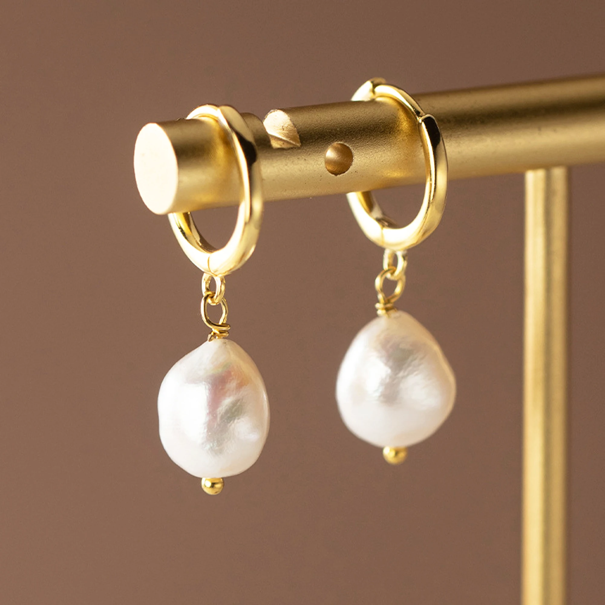 

Wholesale 925 sterling silver freshwater pearl earrings 2021 women hoops baroque pearl dangle earrings