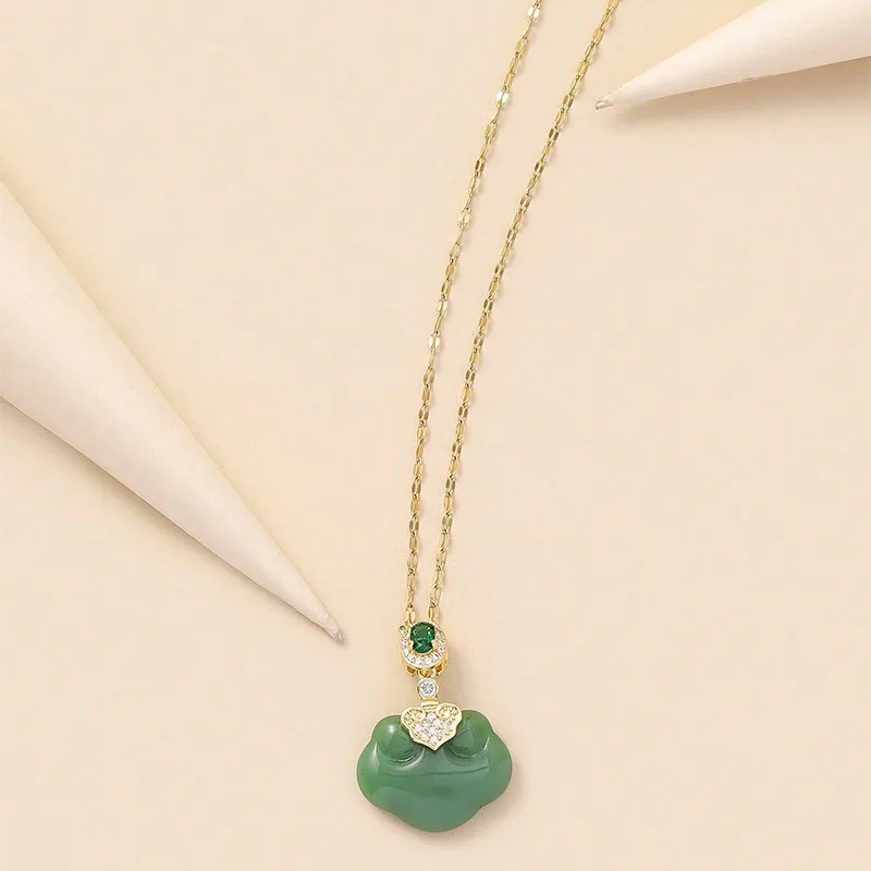 

Green Jade Jewelry Fashion High Quality Green Natural Stone Jade Ruyi Lock Pendant Necklace With Card