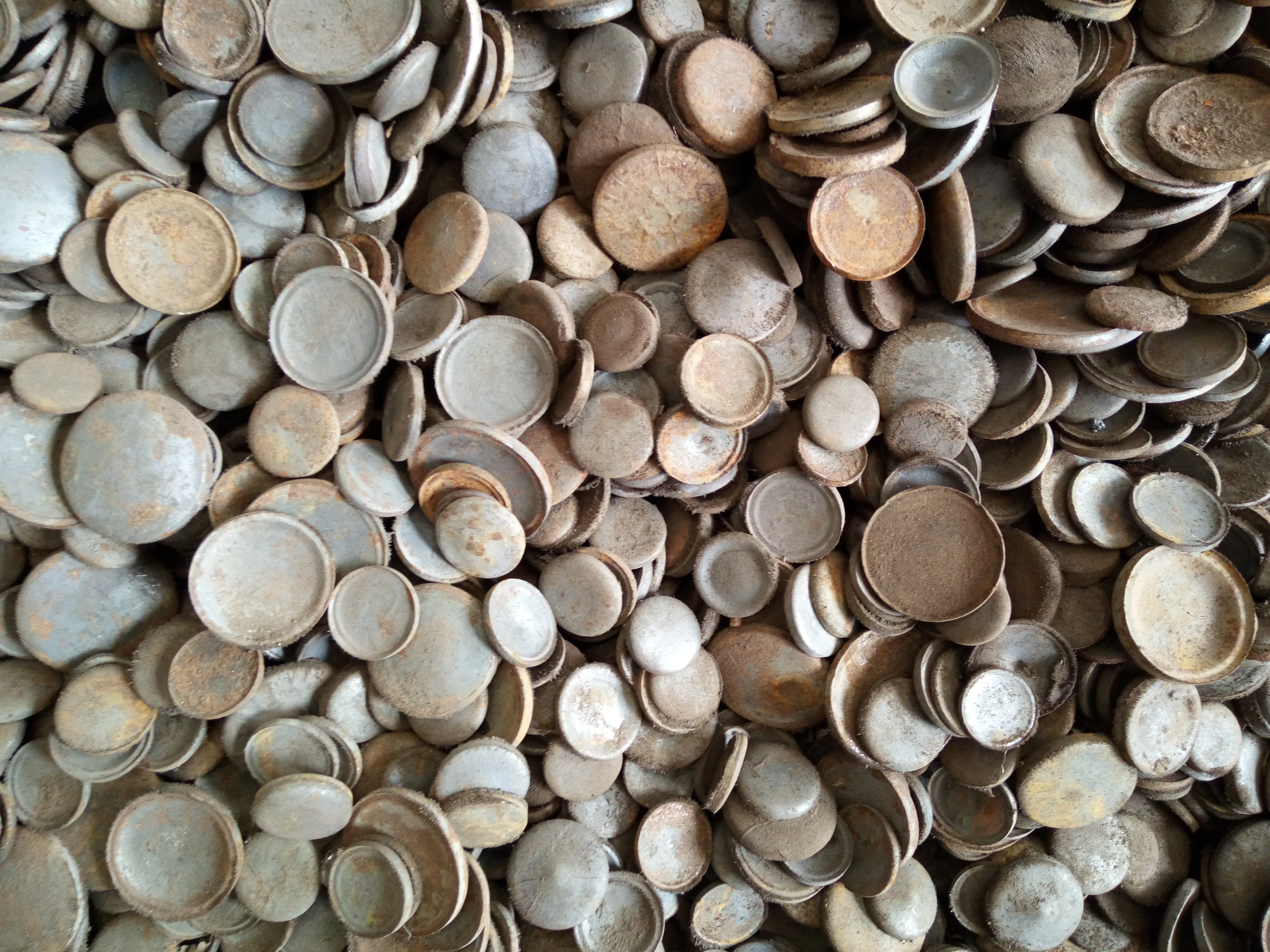 
Bearing alloy steel grit made from forged bearing steel off-cuttings 