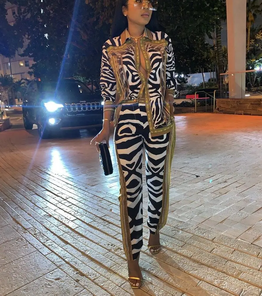 

Black and white striped suit woman two piece pants suit set