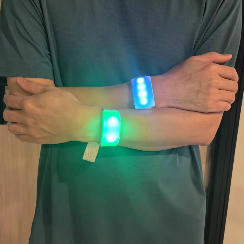 Remote Controlled 4 Led Flashing Led Bracelet With DMX Controlled Led Light Party Wristband