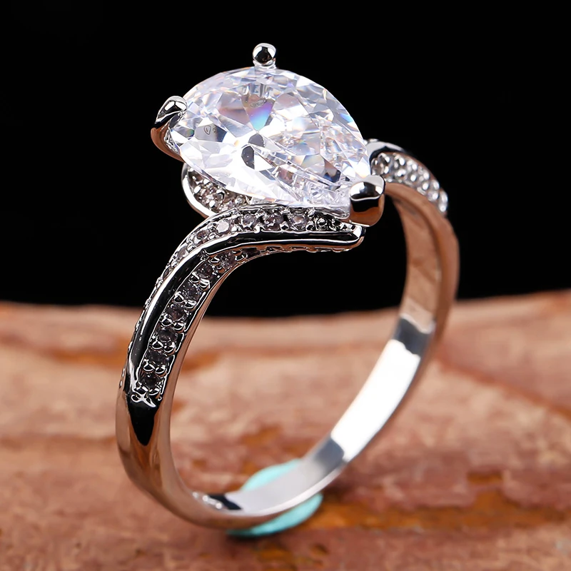 

Young Lady Platinum Water Drop Design Cubic Zircon Ring Pear Cut White Crystal Gemstone Wedding Ring