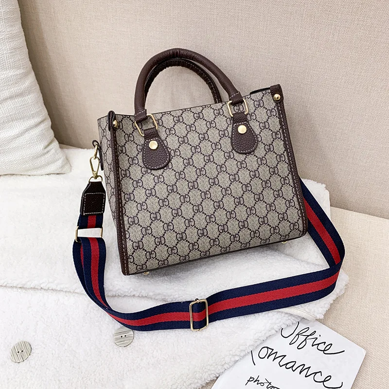 

2021 Latest Ladies Fashion Handbags Sling Girls Shoulder Bag Luxury Crossbody Women Designers Purses and Handbags, 4colors