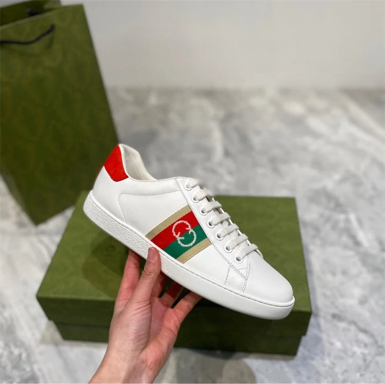 

Classic outdoor men's and women's casual sports shoes, couples' high-quality leather shoes, sports shoes and shoe boxes., Grey