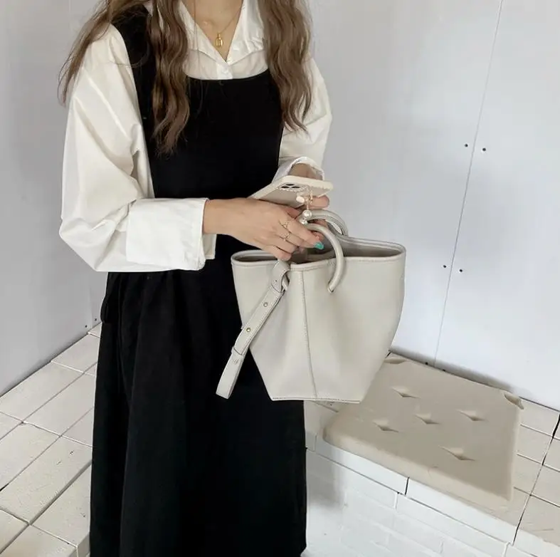

2021 Autumn/winter new fashion chic style handle tote bag large capacity PU soft handbag 2 in 1 set