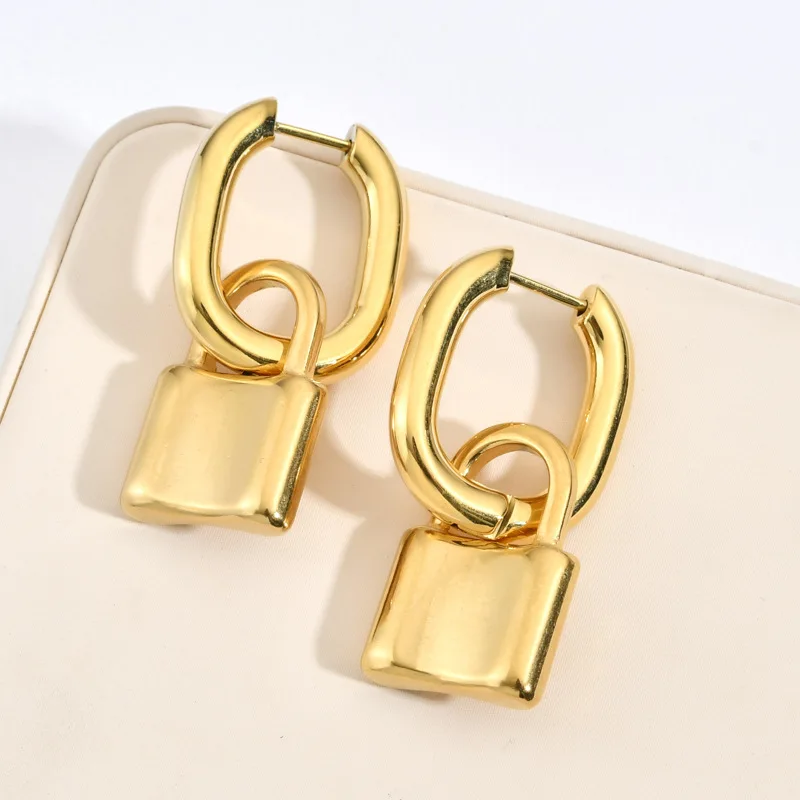

Korean Women Luxury 18k Gold Plated Key Lock Dangle Hoop Earrings Hot Selling Stainless Steel Lock Pendant Hoop Earrings