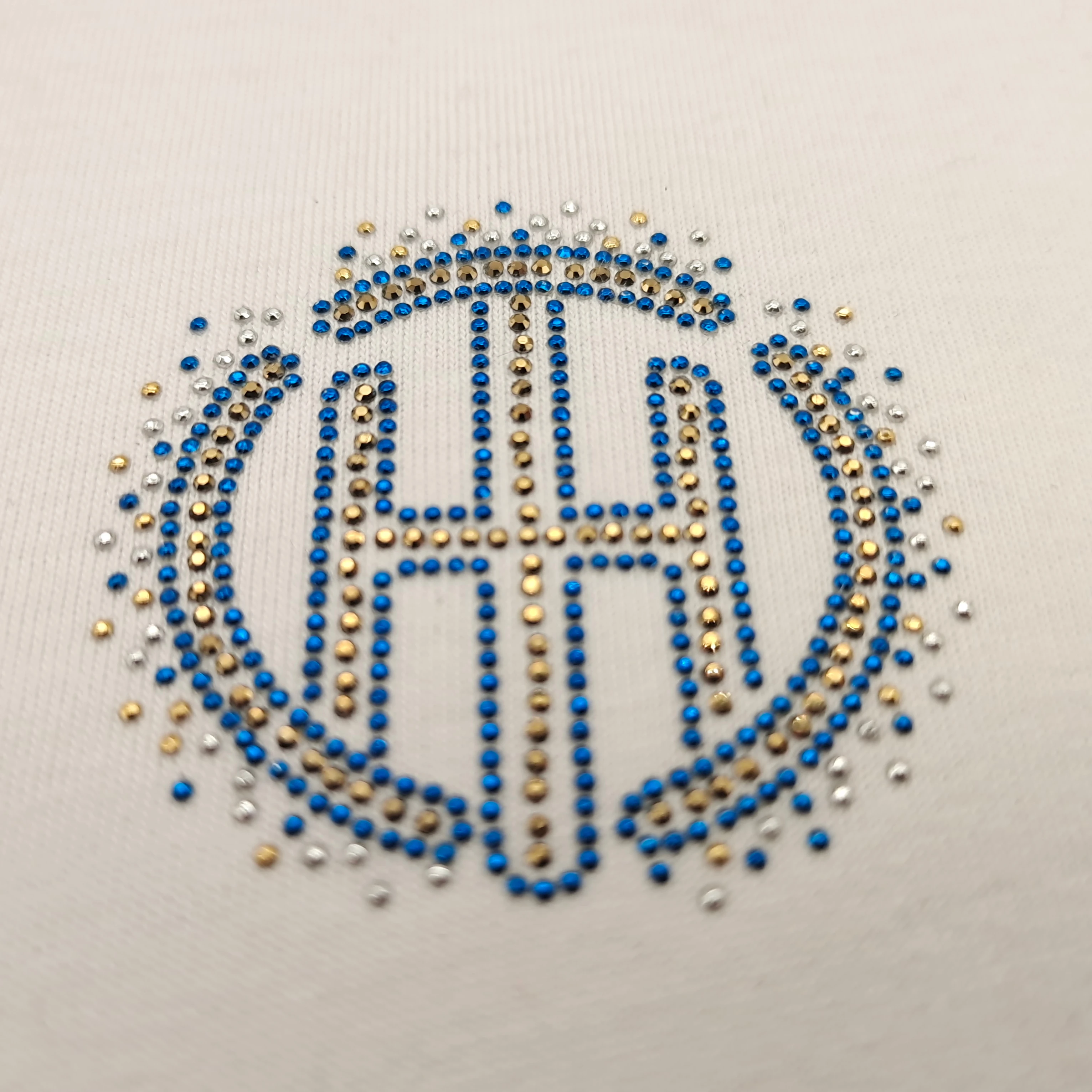 

Custom Circle letter symmetry 1MM SS-3 color on rhinestones for bag T-shirt, Requirement