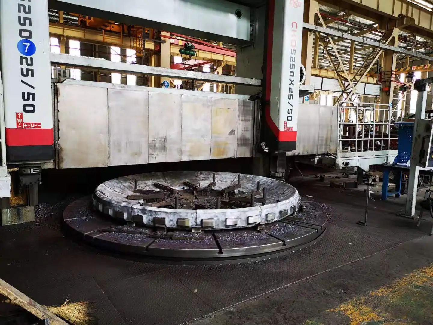 
High Manganese Low Carbon Alloyed Steel Hammer Head crushing equipment accessories 