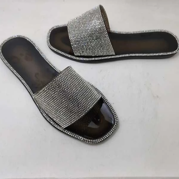 

2020 Hot popular Ladies Slippers fashion flat Slides Open Toe sandals Diamond Shoes For Women, White,black,apricot,transparent,bronze