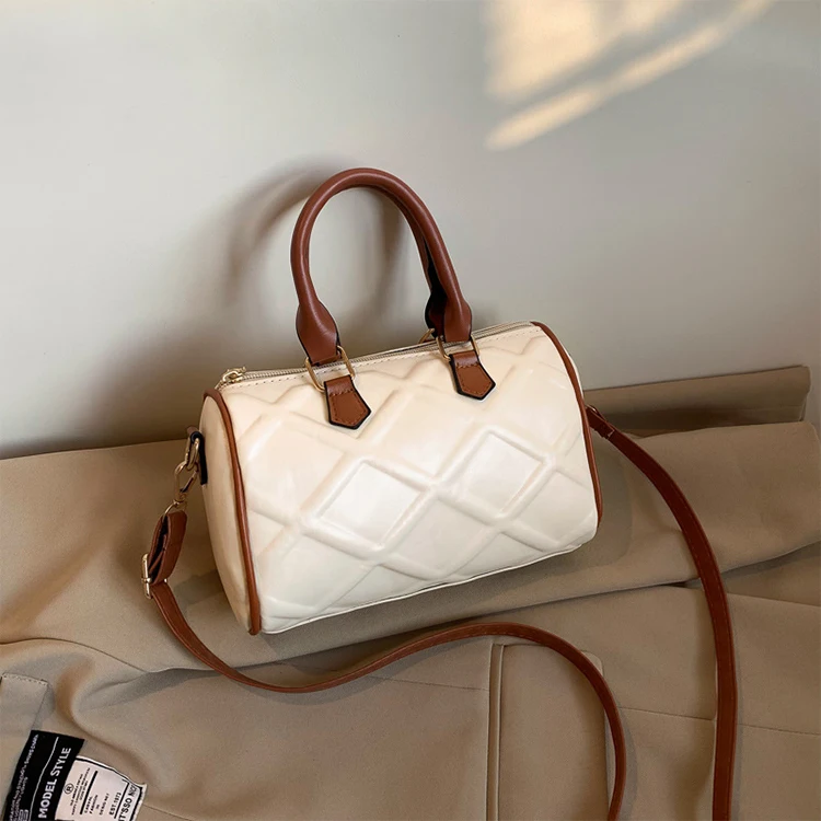 

2022 New Fashion Diamond Chain tote Bag Multi-Function Single Shoulder Handbag Fashion Personality Simple PU Leather.