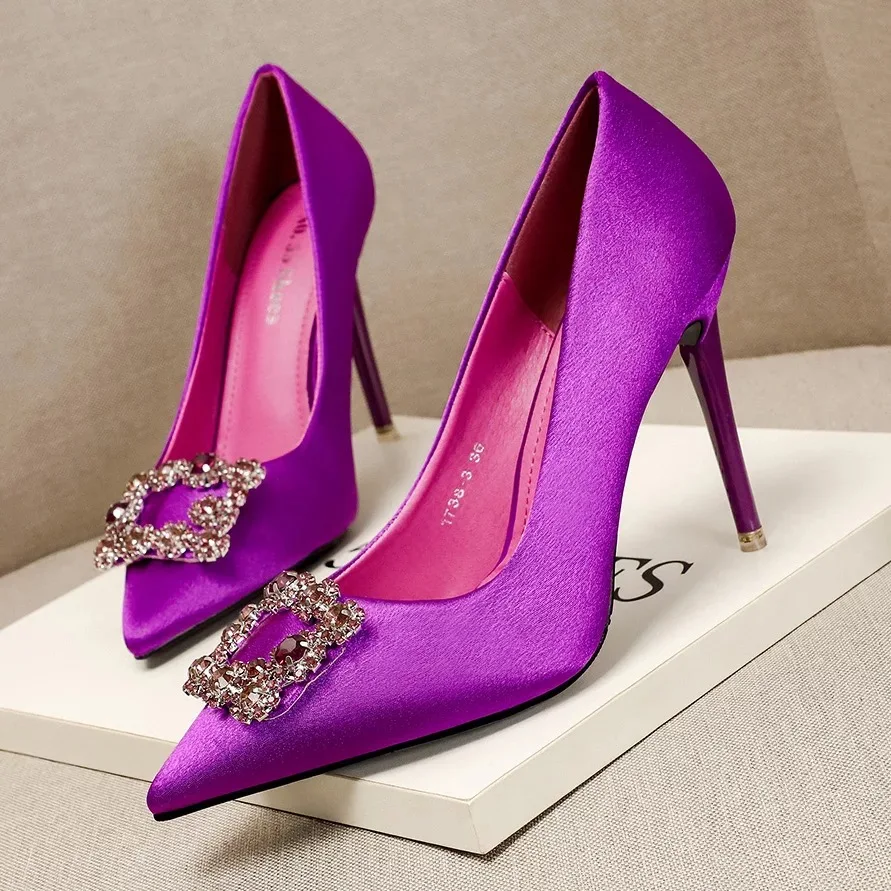 

Chaussure Femme Tacones 2022 New Designer Fashion Elegant Women Crystal Rhinestone Pumps High Heels for Ladies, Red, black, purple, gold, grey
