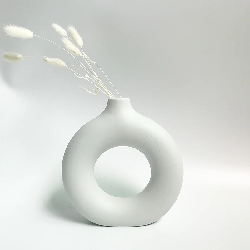 

Drop shipping Modern Decorative Handmade Art Porcelain White Round Ceramic Irregular Flower Vase Nordic, White/beige