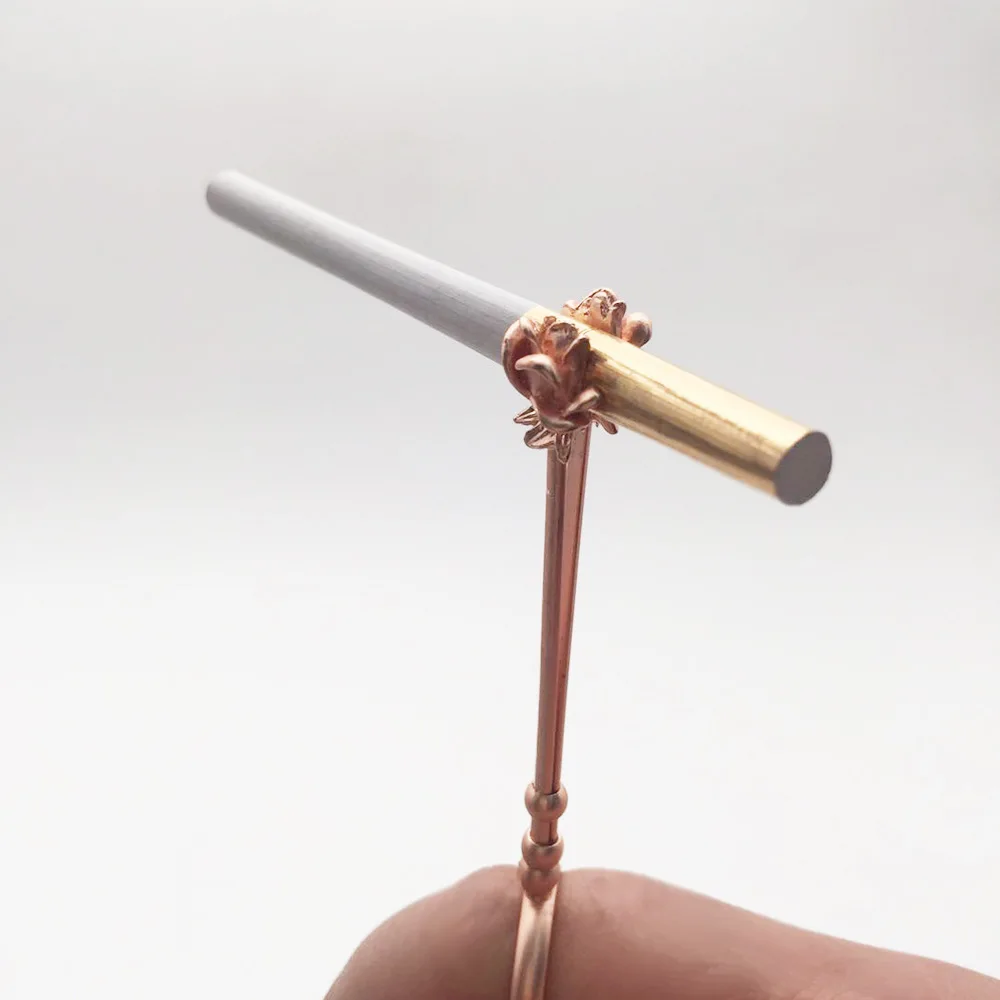 

Metal Copper handmade Cigarette holder rings hand design roach clips cool smoking holder for lady, Rose gold,gold ,siliver