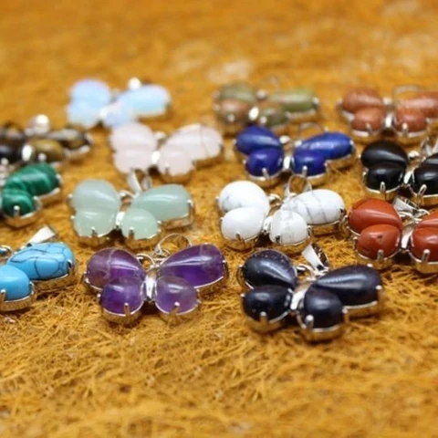 

Wholesale Natural Healing Stone Rose Quartz Clear Quartz Crystal Amethyst Butterfly Stones Necklace Natural Stone Pendant