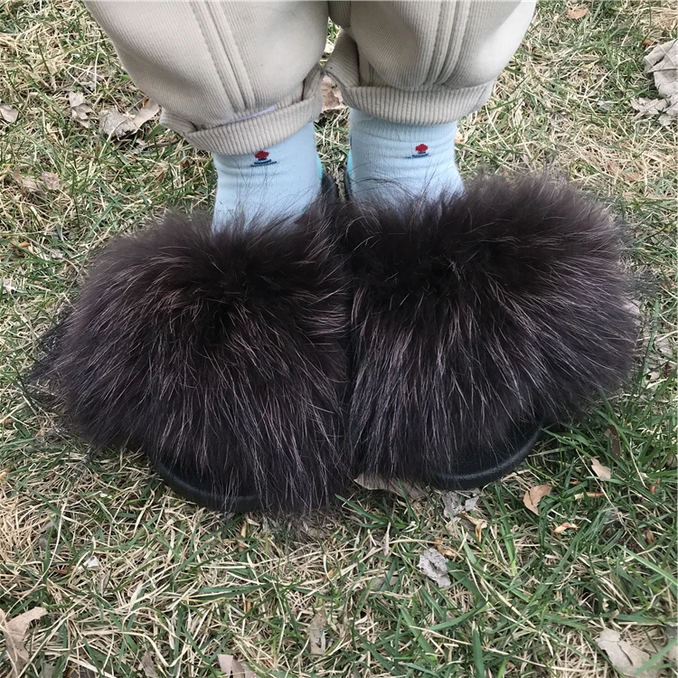 

2021 factory price beautiful real raccoon fur slides, Customized color