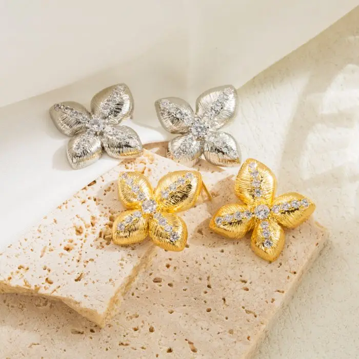

Hypoallergenic waterproof Vintage Crystal Flower Stud Earrings Luxury 18k Gold Plated Stainless Steel For Women Jewelry