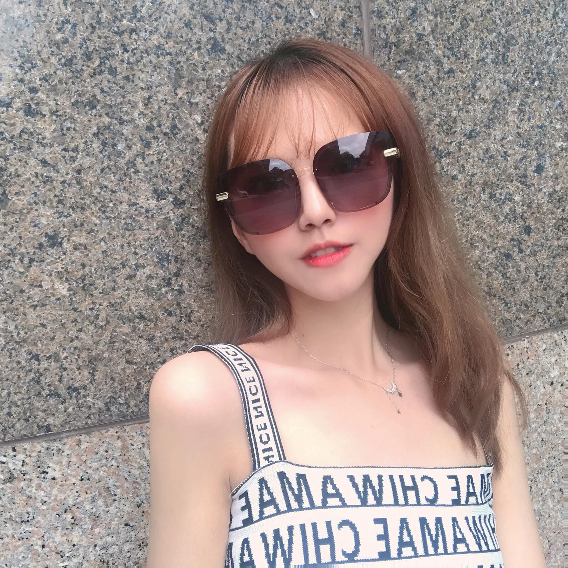 

New personality trend sunglasses square metal frame sunglasses