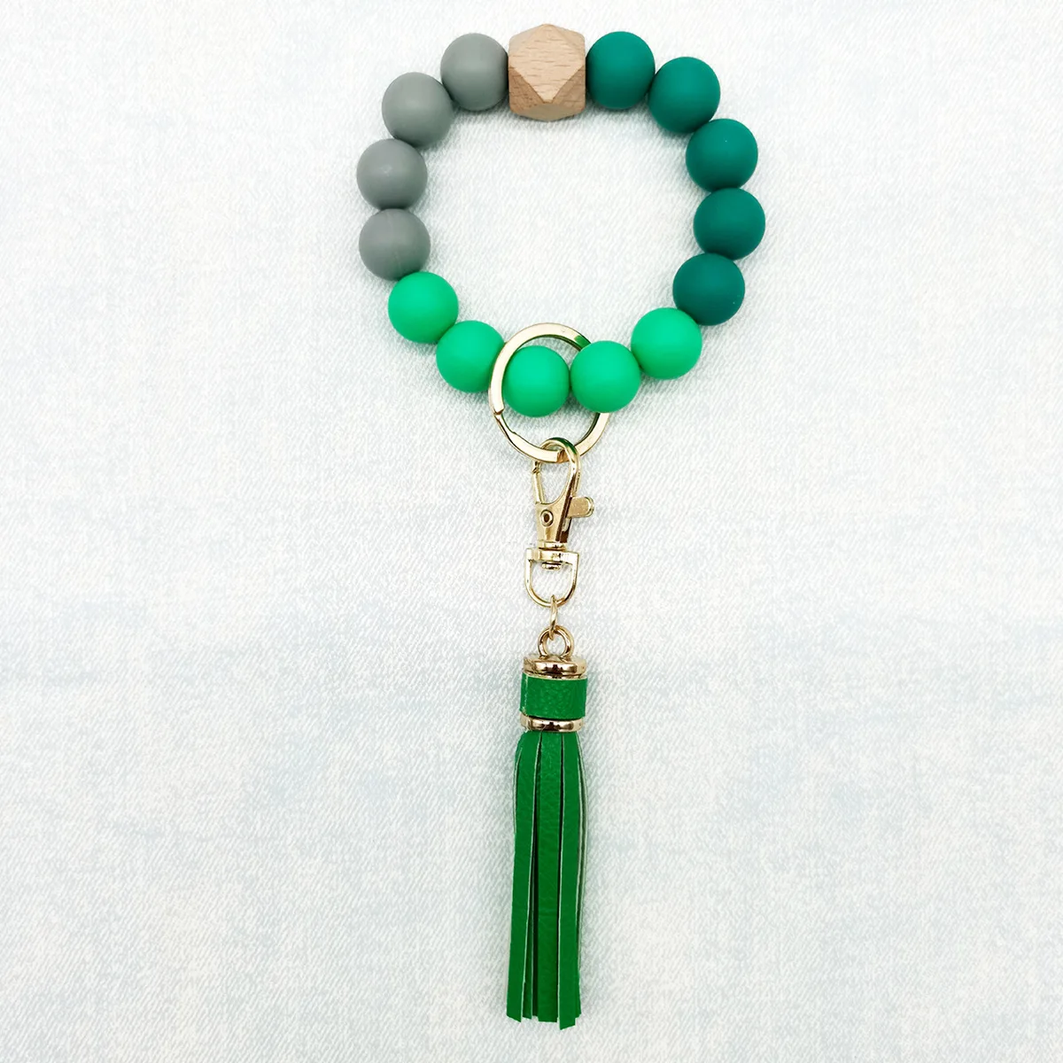

2022 Mixed Color Silicone Bead Bracelet Tassel Keychain Wrist Keychain