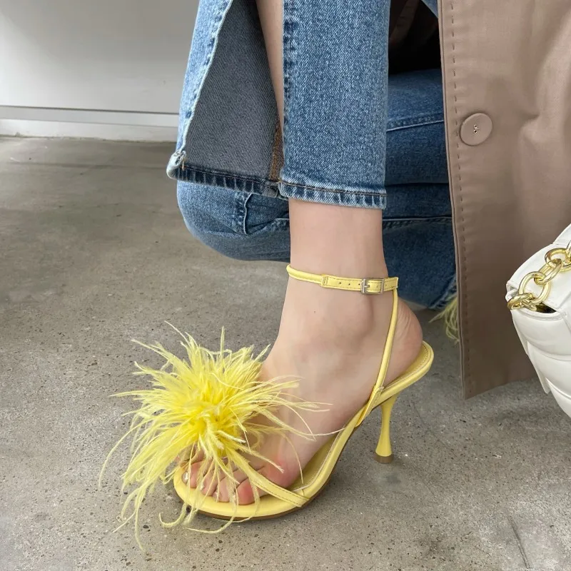 

2022 Summer Fashion Trend Luxury Custom Logo Handmade Sandals Round Toe Flared Feather Heels for Women, As picture