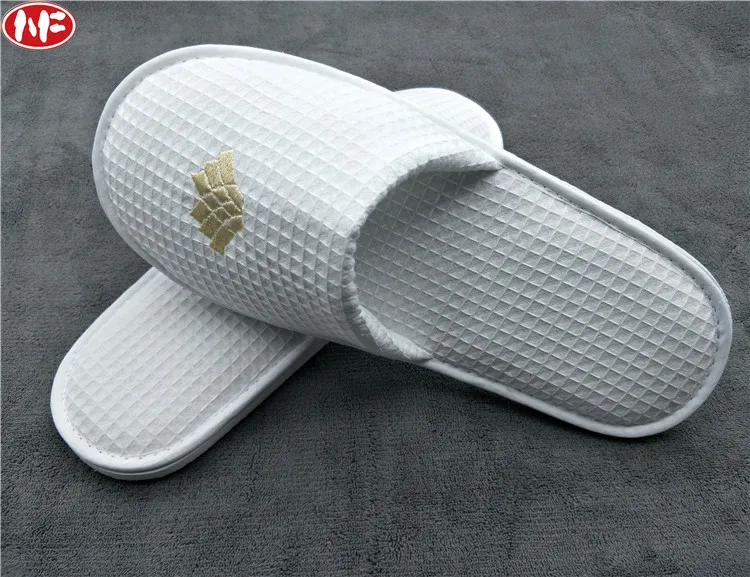 Low Price Cotton Velvet Eva Washable Velour Embroidered Custom Disposable Personalized Hotel Slippers