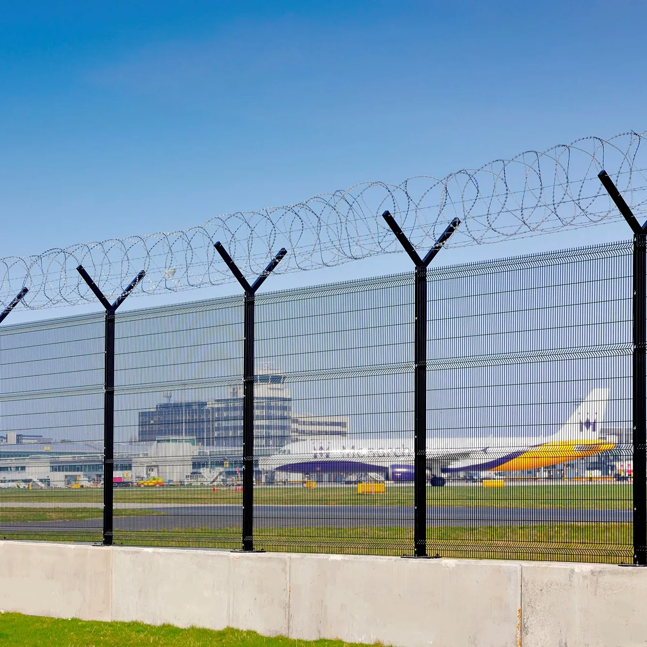 Y-förmiger Pfosten-hochs Icherheitszaun Flughafen Zaun Mit Stacheldraht ...